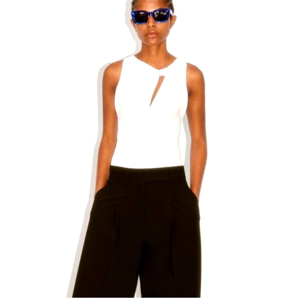 Zara White Sleeveless Keyhole Bodysuit